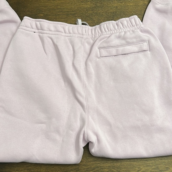 Nike lilac jogger, size medium - Picture 2 of 2